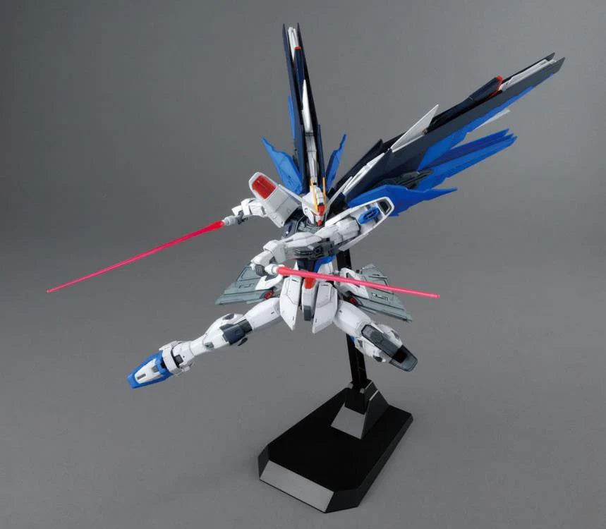 A Prize - MG 1/100 Freedom Gundam (Ver 2.0)
