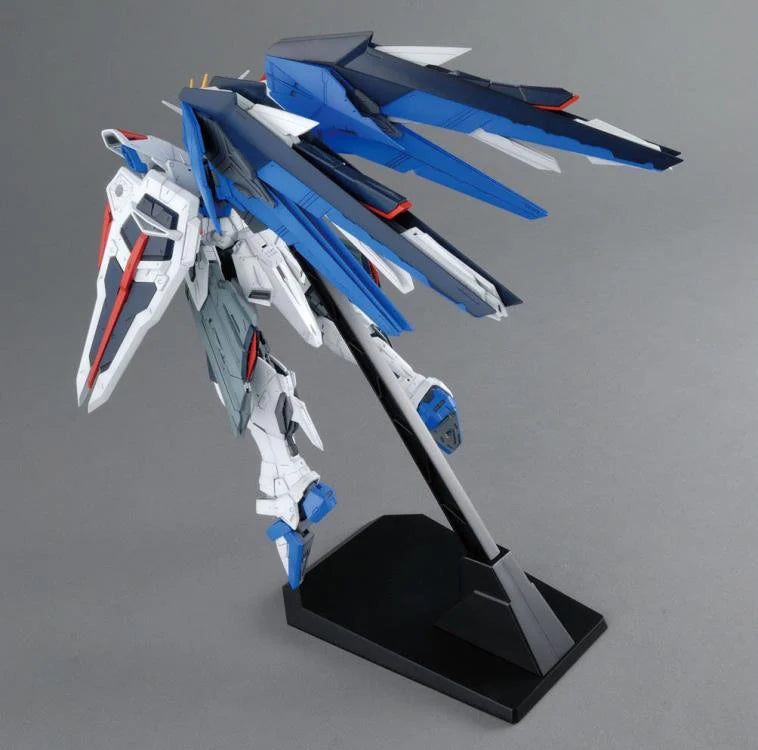 A Prize -  MG 1/100 Freedom Gundam (Ver 2.0)