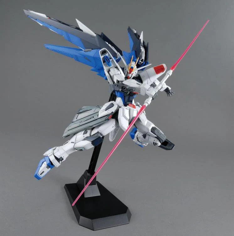 A Prize -  MG 1/100 Freedom Gundam (Ver 2.0)
