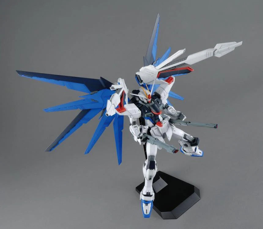 A Prize -  MG 1/100 Freedom Gundam (Ver 2.0)